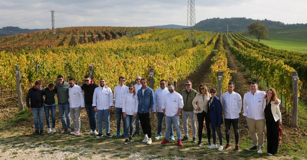 JRE chefovi u JRE vinogradu s JRE Malvazijom