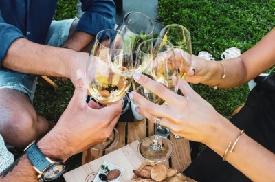 Vinarija Kozlović - Posjetite nas - section - Kozlović Tour and Terrace Tasting